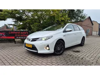 Toyota Auris Touring Sports 1.8 Hybrid Lease+PANO-2014