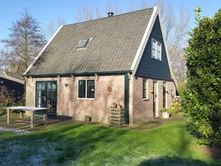 Heerlijk vakantiehuis met riante tuin en veel privacy bij Den Burg
