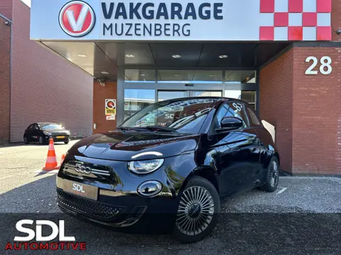 Fiat 500 Icon 42 kWh Long Range // LED // NAVI + CARPLAY // PDC // CRUISE // CLIMA
