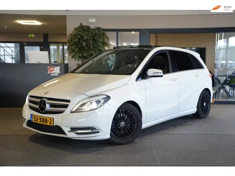 Mercedes-Benz B-klasse 180 Ambition Pano Xenon Leder trekhaak