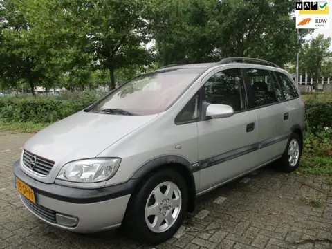 Opel Zafira 2.2-16V Elegance 7 persoons