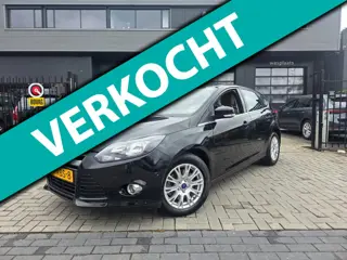 Ford Focus 1.6 EcoBoost Titanium | Slechts 58.981 km! | Met o.a. bruin lederen bekleding, navigatie,