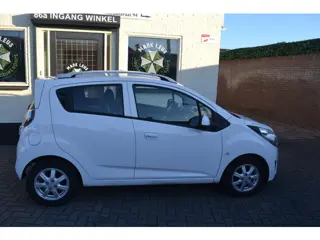 Chevrolet Spark 1.2 16V LT 4 cylinder 5drs/Hoogzitter