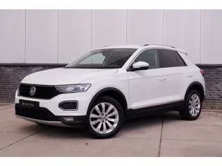 Volkswagen T-Roc 1.5 TSI Sport | LED | Trekhaak | Carplay | Camera | Virtual Cockpit | Blind-Spot | 