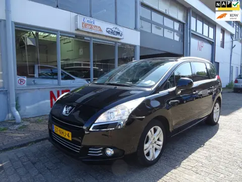 Peugeot 5008 1.6 THP Blue Lease Executive 7p.