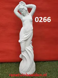 Vrouwen beelden. zie foto`s.