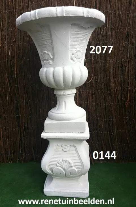 Planten bak met zuil. nr 2077 & 0144.