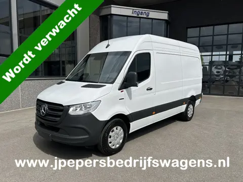 Mercedes-Benz eSprinter 320 L2 H2 Pro 81kWh / Snel laden 115Kw / Trekhaak / MBUX / Navigatie / Camer