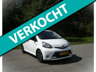 Toyota Aygo 1.0 VVT-i Dynamic . Airco . 5 Drs . LMV . Elec ramen . Toerenteller . enz