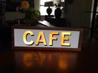 Cafe , restaurant, gevelreclame,lamp