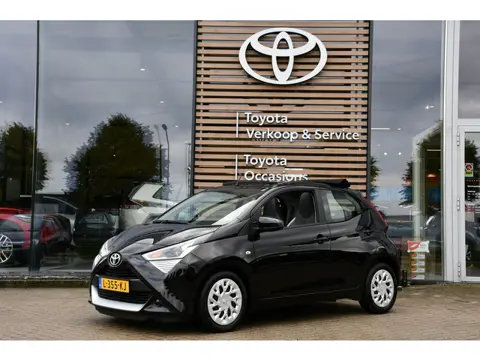 Toyota Aygo 1.0 VVT-i x-play cabrio Automaat 72pk | Elektrisch vouwdak | Apple Carplay/Android Auto 