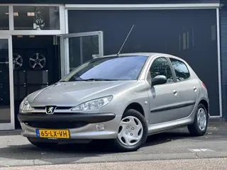 Peugeot 206 1.4 Gentry 1e EIG / CLIMA / ELEKT RAMEN / NAP