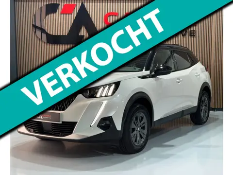 Peugeot 2008 1.2 PureTech GT / Panorama Dak / Keyless / Lane Assist / Cruise Control / Full Map Navi