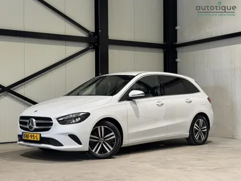 Mercedes-Benz B-klasse 250 e Business | navi | leder | trekhaak | carplay | sfeerverlichting |