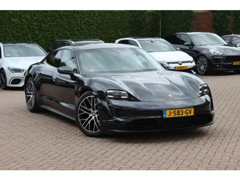Porsche Taycan 4S Performance 84 kWh / SoH 91,2% / Panoramadak / 360Camera / Luchtvering / Massage+V