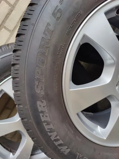 Volvo XC60 set 4 winterbanden 235/65 R17 108H met 2*6mm en 2*9mm profiel
