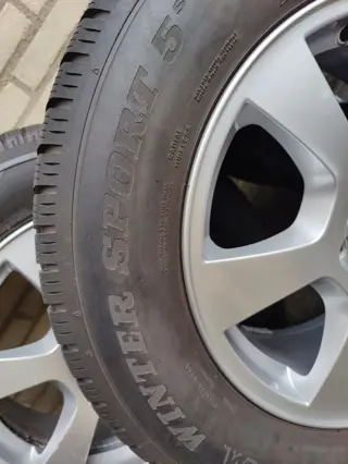 Volvo XC60 set 4 winterbanden 235/65 R17 108H met 2*6mm en 2*9mm profiel