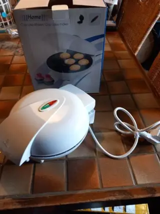 Cupcake maker - home essentials
