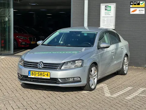 Volkswagen Passat 1.4 TSI Highline BlueMotion/NAVI/LEDER/AUTOMAAT/NETTTE STAAT!!