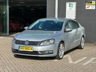 Volkswagen Passat 1.4 TSI Highline BlueMotion/NAVI/LEDER/AUTOMAAT/NETTTE STAAT!!