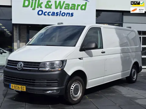 Volkswagen Transporter 2.0 TDI L2H1 DC Trendline Automaat – Werkbus – 220V – Euro 6 – NAP – Trekhaak