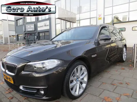 BMW 5 Serie Touring 528i Luxury Edition nl-auto leder full map 19 inch trekhaak etc