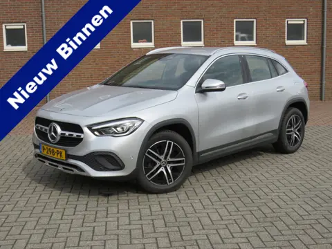 Mercedes-Benz GLA 180 Business Solution AMG * Rijklaarprijs incl. garantie * Wegkl. Trekhaak * Autom
