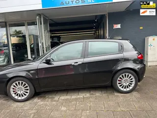 Alfa Romeo 147 2.0 T.Spark Distinctive Leder/Clima/Navi/Lm velgen