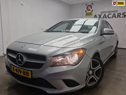 Mercedes-Benz CLA-klasse 250 Ambition ! CARPLAY ! AUTOMAAT ! NIEUWE APK ! ONDERHOUD !