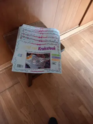 creatief met kruissteek, z.g.a.n. - nummer 1 t/m 13 + nr 45
