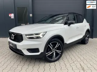 Volvo XC40 1.5 T3 R-Design |PANO|CAMERA|LED|KEYLESS