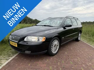 Volvo V70 2.4 Momentum volledig dealer onderhouden
