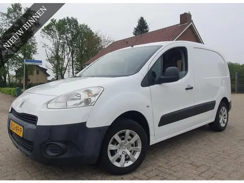 Peugeot Partner 1.6 VTi Benzine 3-Zits met Slechts 61000 km ! !