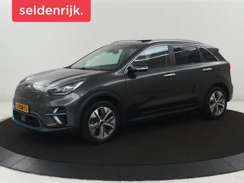 Kia e-Niro DynamicPlusLine 64 kWh | SOH 95,4% | Panoramadak | Half leder | Adaptive cruise | Stuur/s