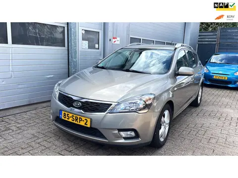 Kia Cee'd Sporty Wagon 1.4 CVVT Navigator-Navi-Clima-Cruise