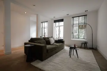 Woning aan de Van Eeghenstraat te Amsterdam