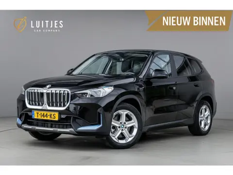 BMW iX1 xDrive30 Launch Edition 67 kWh Camera|Leder|NL-auto|1e-eig.|Dealeronderhouden