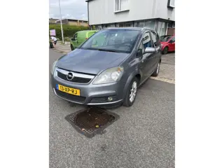 Opel Zafira 2.2 Temptation AUTOMAAT Airco,Navi,7 persoons.Prijs is zo mee,Nieuwe Apk is bespreekbaar