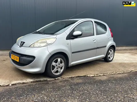 Peugeot 107 1.0-12V XS Urban Move