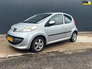 Peugeot 107 1.0-12V XS Urban Move