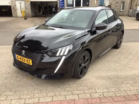 PEUGEOT 208 1.2 PURETECH GT Automaat