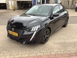 PEUGEOT 208 1.2 PURETECH GT Automaat