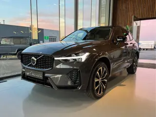 Volvo XC60 2.0 T8 Recharge R-Design, Pano , Luchtvering, Trekhaak, HUD.