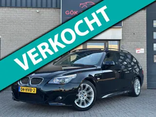 BMW 5-serie Touring 525i High Executive / VOL / Pano / Line assist / Stuurverwarming / ACC / Night V