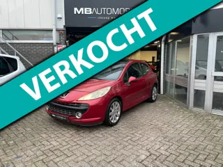 Peugeot 207 1.6-16V T Féline/Leder/lanoramadak/Sportfilter/JBL Geluidsinstallatie!