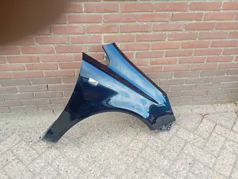 Spatbord Opel Corsa D Rechts 93189644