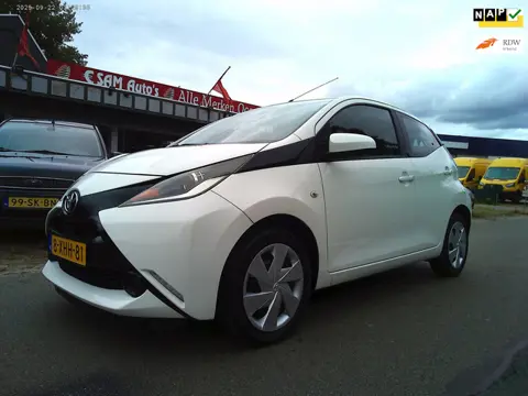 Toyota Aygo 1.0 VVT-i x-play(NAVI+Airco)