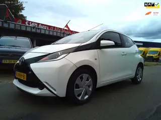 Toyota Aygo 1.0 VVT-i x-play(NAVI+Airco)