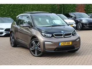 BMW i3 Executive Edition 120Ah 42 kWh / SoH 92,8% / Panoramadak / Camera / Navigatie / 20'' / DAB / 