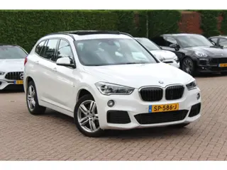 BMW X1 xDrive20i High Exe. M Sport 70.615 km! / Panoramadak / Camera / Head-up / Leder / Navigatie /